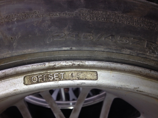 ขายล้อแม็กแท้ 18 พร้อมยาง ราคาถูก ขายล้อแม็กแท้ 18 พร้อมยาง ราคาถูก