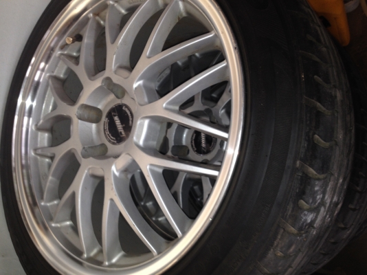 ขายล้อแม็กแท้ 18 พร้อมยาง ราคาถูก ขายล้อแม็กแท้ 18 พร้อมยาง ราคาถูก