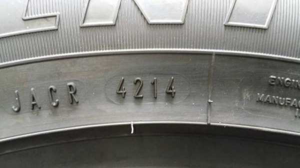 ยางใหม่ Goodyear 215/45/17 เส้นล่ะ 2,000บาท รับประกัน2ปี หมดล็อตนี้หมดแล้วนะครับ
