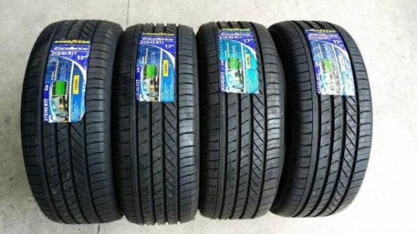 ยางใหม่ Goodyear 215/45/17 เส้นล่ะ 2,000บาท รับประกัน2ปี หมดล็อตนี้หมดแล้วนะครับ