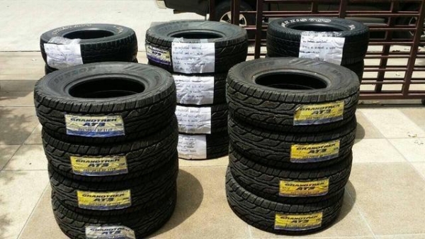 ยางใหม่ Goodyear 215/45/17 เส้นล่ะ 2,000บาท รับประกัน2ปี หมดล็อตนี้หมดแล้วนะครับ