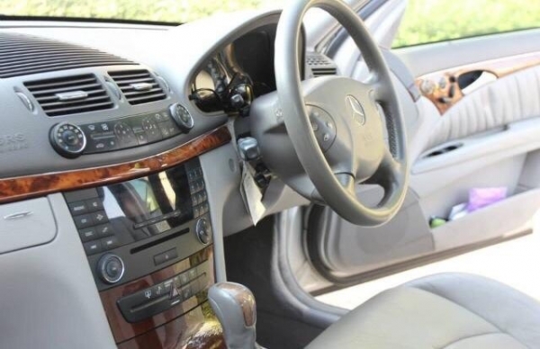 benz kompressor E200 ปี2004