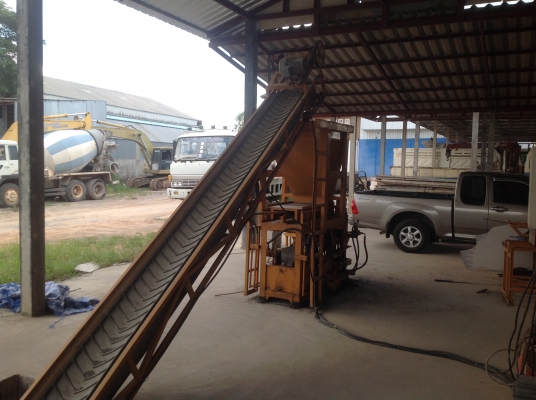 ขายเครื่องอัดอิฐบล็อกระบบไฮดรอลิก 4 ก้อน มือสองสภาพดีมาก