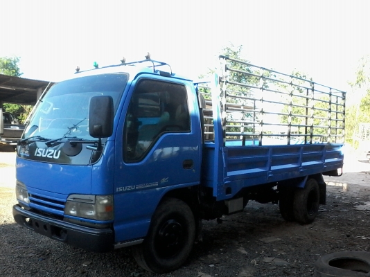 รถ isuzu  130  เทอร์โบ  ปี48 เครื่องดี  ครัชชีสวย  แอร์เย็น  พร้อมใช้งาน