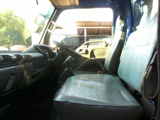 รถ isuzu  130  เทอร์โบ  ปี48 เครื่องดี  ครัชชีสวย  แอร์เย็น  พร้อมใช้งาน