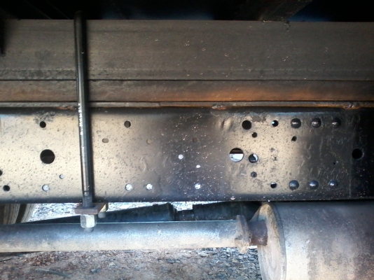 รถ isuzu  130  เทอร์โบ  ปี48 เครื่องดี  ครัชชีสวย  แอร์เย็น  พร้อมใช้งาน