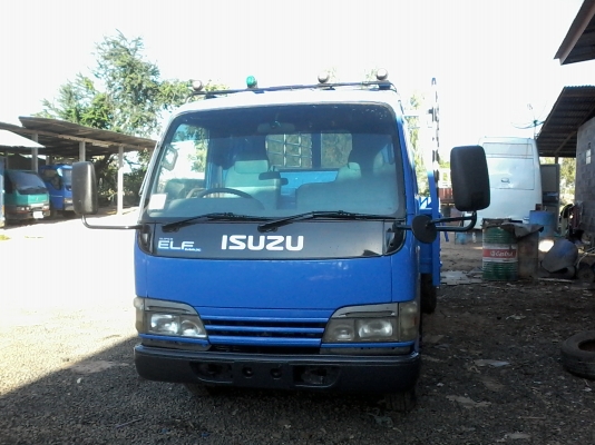 รถ isuzu  130  เทอร์โบ  ปี48 เครื่องดี  ครัชชีสวย  แอร์เย็น  พร้อมใช้งาน