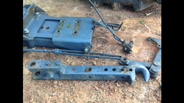 ขายชุดตะขอลากติดท้ายรถไถฟอร์ด