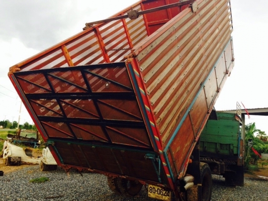 หกล้อดั้มเกษตร