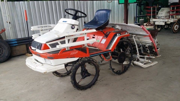 รถปลูกข้าวนั่งขับ KUBOTA รุ่น S1-400R (NODA) เก่าญี่ปุ่น พร้อมกล่องหยอดปุ๋ยด้านท้าย ดำนา 4 แถว สภาพสวย