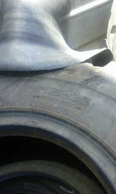 ยางรถตัก (ยางหล่อ+ยางเก่า) 20.5 ขอบ25 สภาพสวยครับ ยางรถตัก (ยางหล่อ+ยางเก่า) 20.5 ขอบ25 สภาพสวยครับ