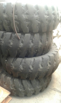 ยางรถตัก (ยางหล่อ+ยางเก่า) 20.5 ขอบ25 สภาพสวยครับ ยางรถตัก (ยางหล่อ+ยางเก่า) 20.5 ขอบ25 สภาพสวยครับ
