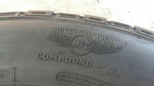 ขายยางใหม่  MICKEY THOMPSON M/T 275/55-20 เส้นละ 8500