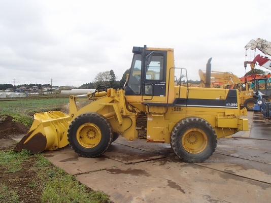 ขาย KOMATSU WA200-1 นำเข้าจากญี่ปุ่น 090-986-2521 อ๊อบ ขาย KOMATSU WA200-1 นำเข้าจากญี่ปุ่น 090-986-2521 อ๊อบ