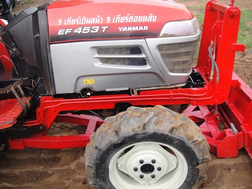 รถไถนั่งขับยันมาร์EF453Tพร้อมใบมีดและผาน6