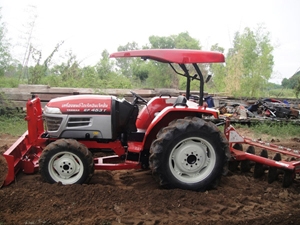 รถไถนั่งขับยันมาร์EF453Tพร้อมใบมีดและผาน6