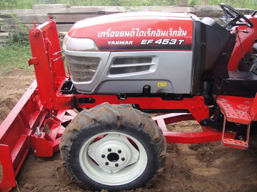 รถไถนั่งขับยันมาร์EF453Tพร้อมใบมีดและผาน6