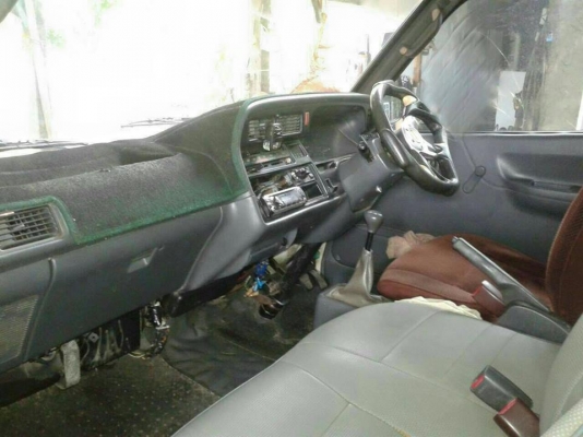 ขายรถตู้TOYOTA หลังคาสูง สภาพสวยเบาะครบ เครื่องเดิม ทะเบียนเต็ม พร้อมใช้าน