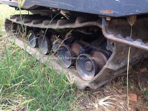 รถเกี่ยวข้าวนั่งขับ KUBOTA R1-151A รหัสสินค้า : 80802293 Line ID: nihonmono หรือเพิ่มเติมไดที่ www.nihonmono.com รถเกี่ยวข้าวนั่งขับ KUBOTA R1-151A รหัสสินค้า : 80802293 Line ID: nihonmono หรือเพิ่มเติมไดที่ www.nihonmono.com