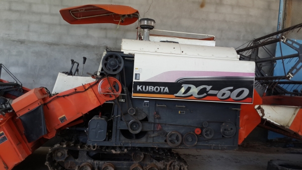 ขายรถเกี่ยวข้าว คูโบต้า เจ้าของขายเอง 0824872578