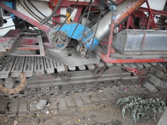 ขายรถเกี่ยวศักดิ์พัฒนา อุ้ม 2ตัน ตัวเดิน 10ของแทรคเตอร์ เครื่องฮีโน่ 195เทอร์โบ ปั้มไดกิ้น22 สนใจ0808255385,0810707634