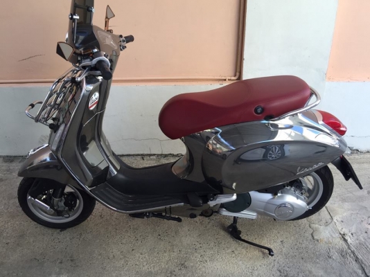 ขายคับ VESPA PRIMAVERA 150 3V IE ปี2014 ทะเบียนพร้อมโอนของแต่งล้น สีสวยแล๊ปสีเงินมาใหม่ สีเดิมเปนสีดำคับ ท่อแต่ง รถใช้งานมาแค่1200โลคับ ราคา 85000 บาท ดูรถได้ที่ นครปฐม อ.กำแพงแสนคับ สนใจติดต่อ 081-0578282 คับ ส่งได้ทั่วไทยคับ สนใจติดต่อ 081-0578282 FACEB