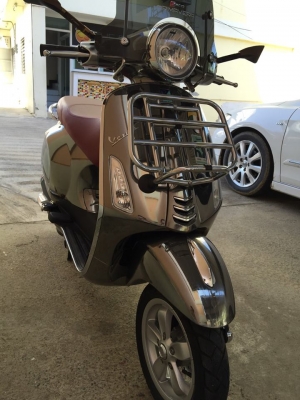 ขายคับ VESPA PRIMAVERA 150 3V IE ปี2014 ทะเบียนพร้อมโอนของแต่งล้น สีสวยแล๊ปสีเงินมาใหม่ สีเดิมเปนสีดำคับ ท่อแต่ง รถใช้งานมาแค่1200โลคับ ราคา 85000 บาท ดูรถได้ที่ นครปฐม อ.กำแพงแสนคับ สนใจติดต่อ 081-0578282 คับ ส่งได้ทั่วไทยคับ สนใจติดต่อ 081-0578282 FACEB