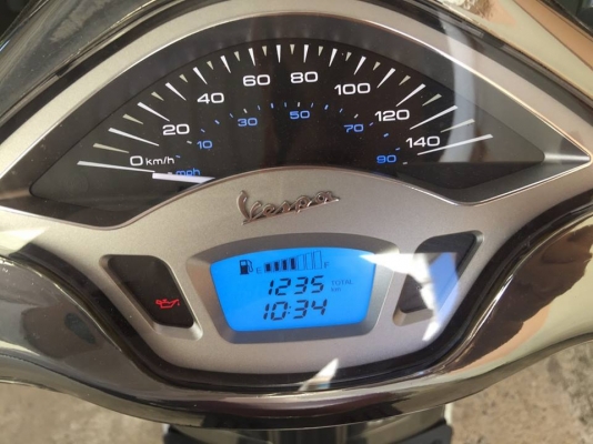 ขายคับ VESPA PRIMAVERA 150 3V IE ปี2014 ทะเบียนพร้อมโอนของแต่งล้น สีสวยแล๊ปสีเงินมาใหม่ สีเดิมเปนสีดำคับ ท่อแต่ง รถใช้งานมาแค่1200โลคับ ราคา 85000 บาท ดูรถได้ที่ นครปฐม อ.กำแพงแสนคับ สนใจติดต่อ 081-0578282 คับ ส่งได้ทั่วไทยคับ สนใจติดต่อ 081-0578282 FACEB