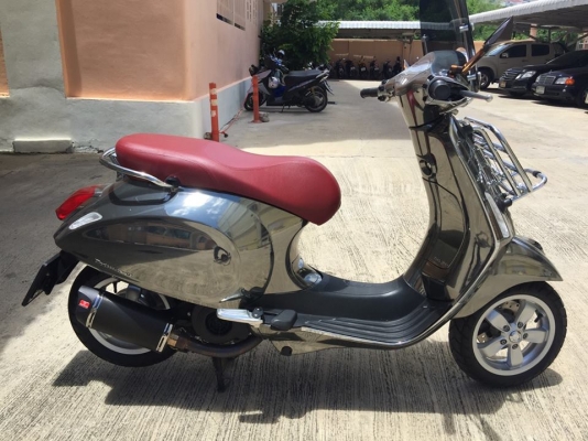 ขายคับ VESPA PRIMAVERA 150 3V IE ปี2014 ทะเบียนพร้อมโอนของแต่งล้น สีสวยแล๊ปสีเงินมาใหม่ สีเดิมเปนสีดำคับ ท่อแต่ง รถใช้งานมาแค่1200โลคับ ราคา 85000 บาท ดูรถได้ที่ นครปฐม อ.กำแพงแสนคับ สนใจติดต่อ 081-0578282 คับ ส่งได้ทั่วไทยคับ สนใจติดต่อ 081-0578282 FACEB