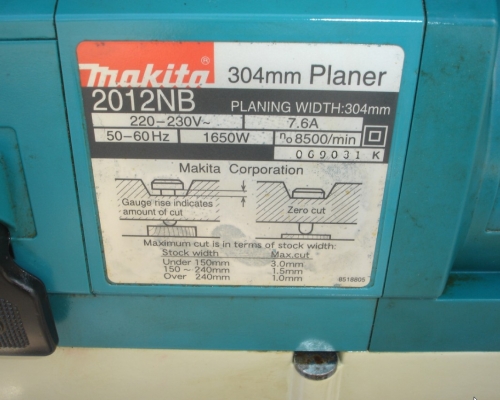 ขายเครื่องรีดไม้ยี่ห้อMAKITAรุ่น2012NB(ใบ12นิ้ว