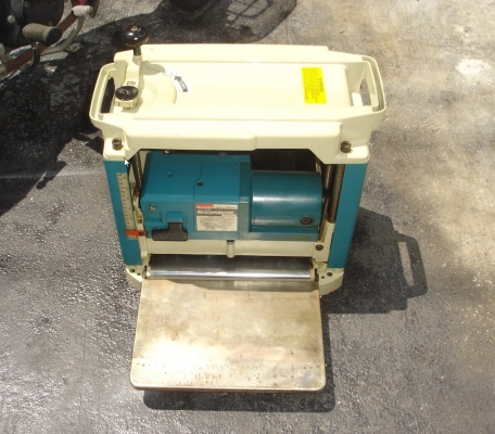 ขายเครื่องรีดไม้ยี่ห้อMAKITAรุ่น2012NB(ใบ12นิ้ว