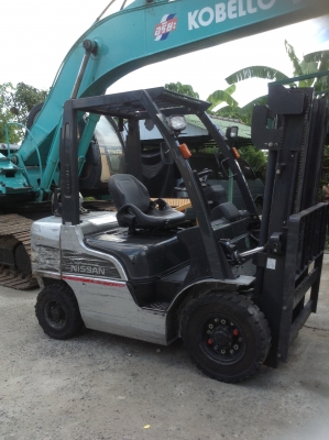 +++ ขายโฟล์คลิฟท์  NISSAN FG25  (รุ่นใหม่)  ขนาด  2.5  ตัน  เครื่องยนต์เบนซิน  ติดแก๊ส  เสา  3  เมตร  เกียร์ออโ่ตเมติค  ยาง่ตัน  งา 1,070  มม.  ชม. การทำงาน  3900  ชม.  สภาพ  90 \%  รับประกันเครื่อง + เกียร์  3  เดือน