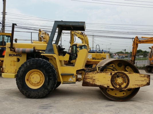 ขายรถบดอัดสั่นสะเทือนล้อเรียบ 10 ตัน BOMAG BW212D-2 รถเก่านอกนำเข้าจาก USA แท้ 100\% สภาพสวย ไม่เคยใช้งานไทย