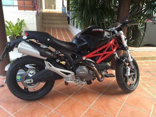 ขาย Monster 795 สีดำ