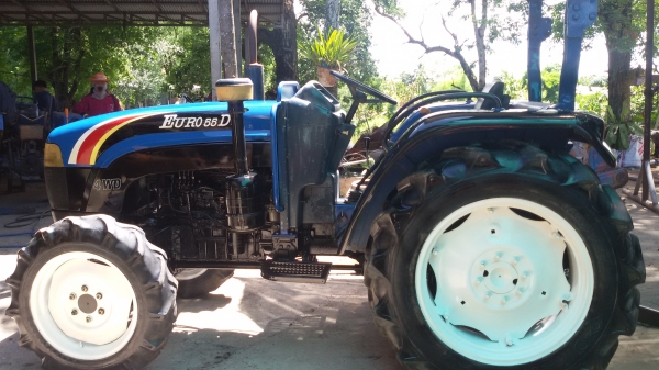 ขายรถโยโล55แรงราคา175000บาท รถอยู่วังบัว คลองขลุง กำแพงเพชร สนใจสอบถามได้ที่081 3655997 อ๋าพร  พาเจริญ  ราคาต่อรองได้อีกนะครับ