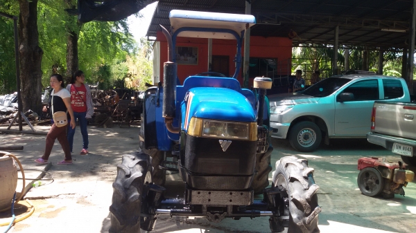 ขายรถโยโล55แรงราคา175000บาท รถอยู่วังบัว คลองขลุง กำแพงเพชร สนใจสอบถามได้ที่081 3655997 อ๋าพร  พาเจริญ  ราคาต่อรองได้อีกนะครับ