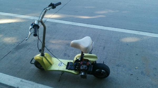 ขายรถ scooter น้ำมัน สตาร์ทมือ ขายรถ scooter น้ำมัน สตาร์ทมือ