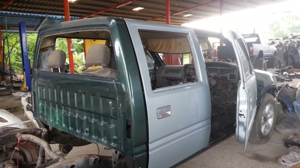 โครงหัวTFRสี่ประตูและลูกกระบะ