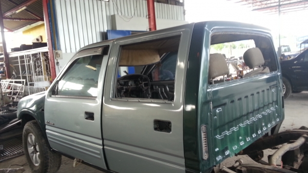 โครงหัวTFRสี่ประตูและลูกกระบะ