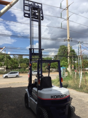 ขายด่วนรถยก KOMATSU  FD25-11 เครื่องยนต์ดีเซล 4D95 ความสูงเสา 4.50 เมตร งากระดกได้ (ฮิ้งฟอร์ค) รถสวยพร้อมใช้