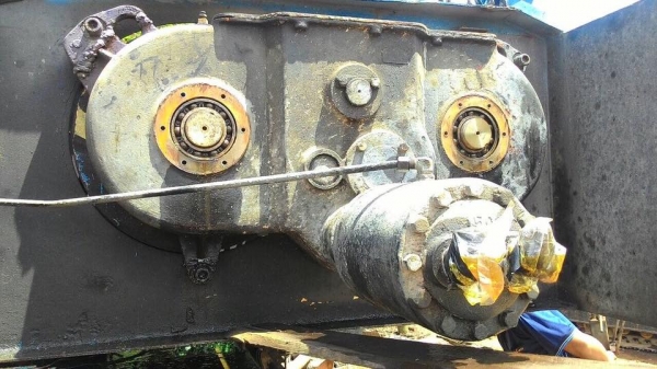 ต้องการ เสื้อกว้าน tadano TL251 25 ตัน ติดต่อ 081-700-5670