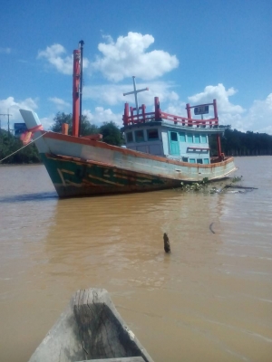 ขายเรือตกปลา ยาว 4 วา กว้าง 2.5 เมตร