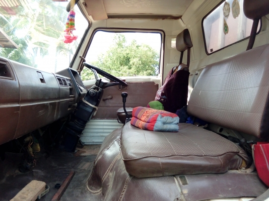 ขาย 6ล้อ HINO KM 779 กะบะยาว5เมตร เกียร์สั้น ราคาถูกๆ สภาพเยี่ยม เครื่องแน่นๆแรงจัด ช่วงล่างเยี่ยม แชสซีสวยมากๆ ไม่มีที่ติ เฟือง Fยาง8.25 ใหม่ 6 เส้น พร้อมใช้งานทันที เล่มทะเบียนพร้อมโอน ขาย 6ล้อ HINO KM 779 กะบะยาว5เมตร เกียร์สั้น ราคาถูกๆ สภาพเยี่ยม เครื่องแน่นๆแรงจัด ช่วงล่างเยี่ยม แชสซีสวยมากๆ ไม่มีที่ติ เฟือง Fยาง8.25 ใหม่ 6 เส้น พร้อมใช้งานทันที เล่มทะเบียนพร้อมโอน