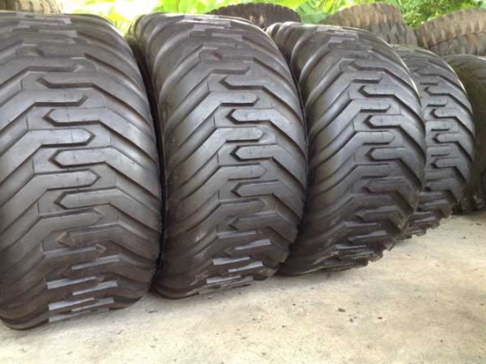 ยางใส่สารี่ลากจูง600/50R22.5  ราคาไม่แพง