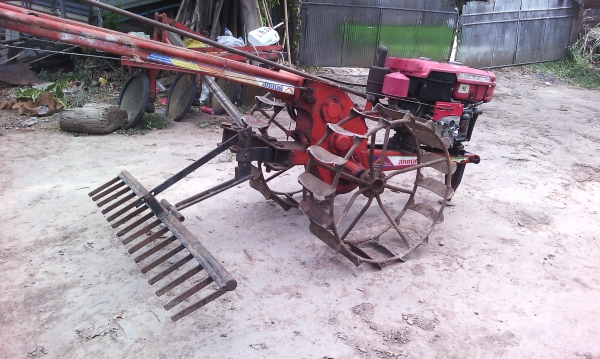 ขายครับ25000 เครื่องคูโบต้าET110  11แรงพร้อมโครงสหยนต์+ผานไถ+คราด เครื่องดีโคลงสหยนต์สวยพิมพ์นิยมครับ