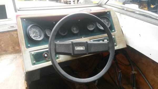 ขายเรือ18ฟุต กว้างวัดริมนอก210 ซ.ม ไม่มีรั่วไม่มีแตกแต่จอดนานพร้อมเทเลอร์ไม่มีเครื่อง ขาย 85000 บาทครับ