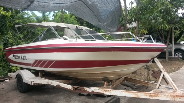ขายเรือ18ฟุต กว้างวัดริมนอก210 ซ.ม ไม่มีรั่วไม่มีแตกแต่จอดนานพร้อมเทเลอร์ไม่มีเครื่อง ขาย 85000 บาทครับ