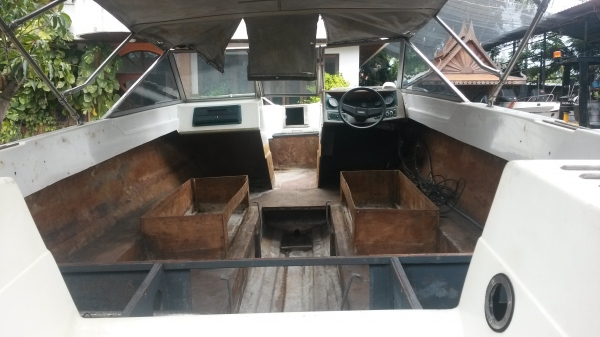 ขายเรือ18ฟุต กว้างวัดริมนอก210 ซ.ม ไม่มีรั่วไม่มีแตกแต่จอดนานพร้อมเทเลอร์ไม่มีเครื่อง ขาย 85000 บาทครับ