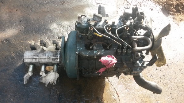 ขายเครื่องคูโบต้า3สูบ พร้อมปั๊ม3ตอน ถอดจากแมคโคร ขาย 11000 บาทครับ