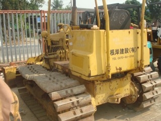 ละอองดาวแทรคเตอร์ ขาย รถแทรคเตอร์ KOMATSU D20P-5  เก่านอก สภาพพร้อมใช้ราคาถูก หลายรุ่น หลายขนาด